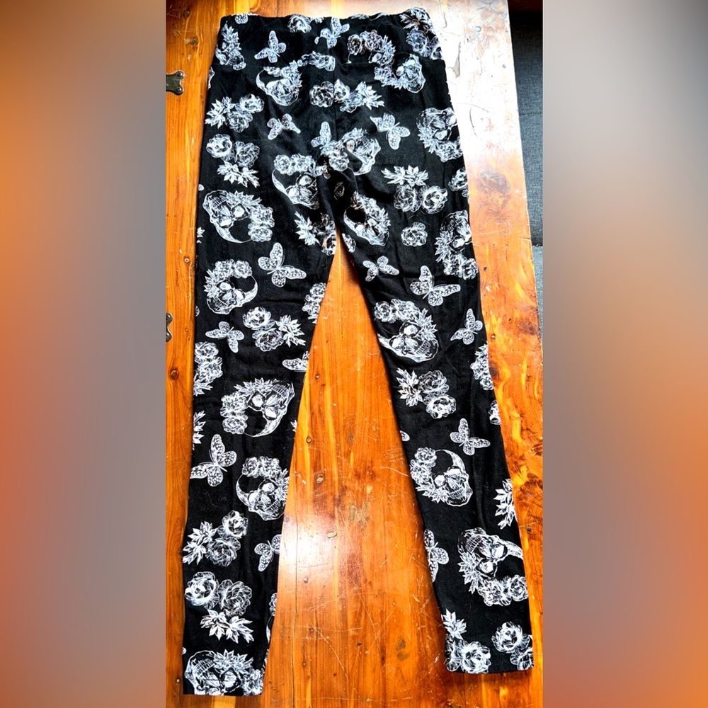 No Boundaries Black Skull Leggings Size Small